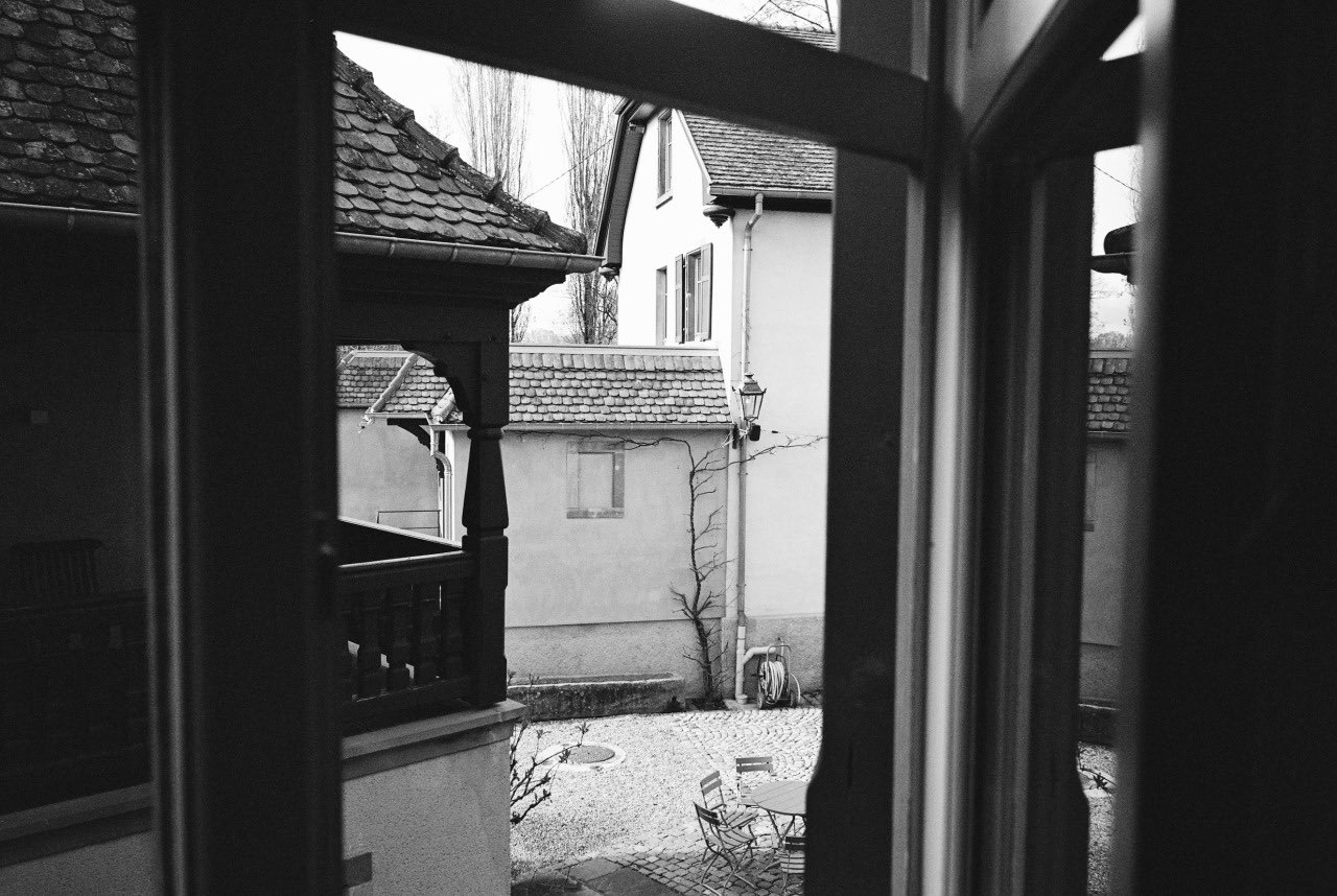 @marc_lamhofer#frommywindow when the first warm days of spring arrived. Leica M6, 28 mm Elmarit, Ilford XP2 #ilfordphoto #fridayfavourites