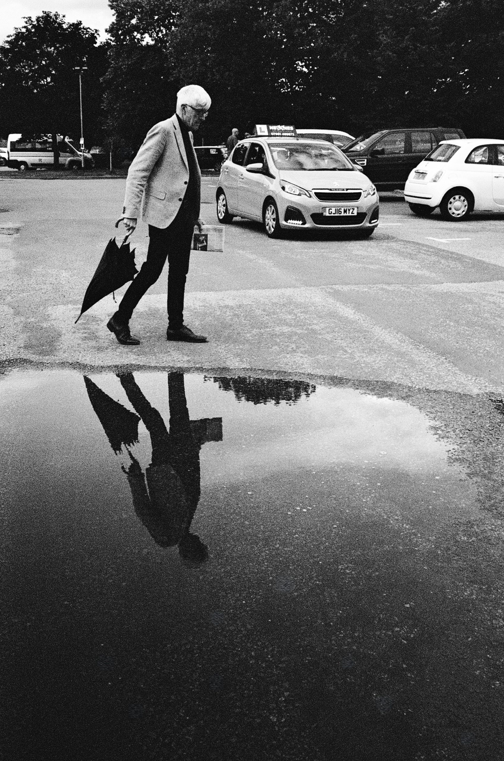 @WellerMonica #ilfordphoto #fridayfavourites "David Hockney? at Denbies Wine Estate, Dorking". I took this photo in the summer 2024, on my Olympus Trip camera using Ilford XP2 film.